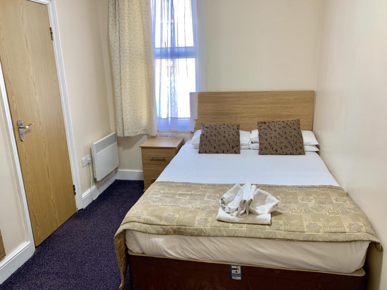 Britannia Inn Hotel Ilford Extérieur photo
