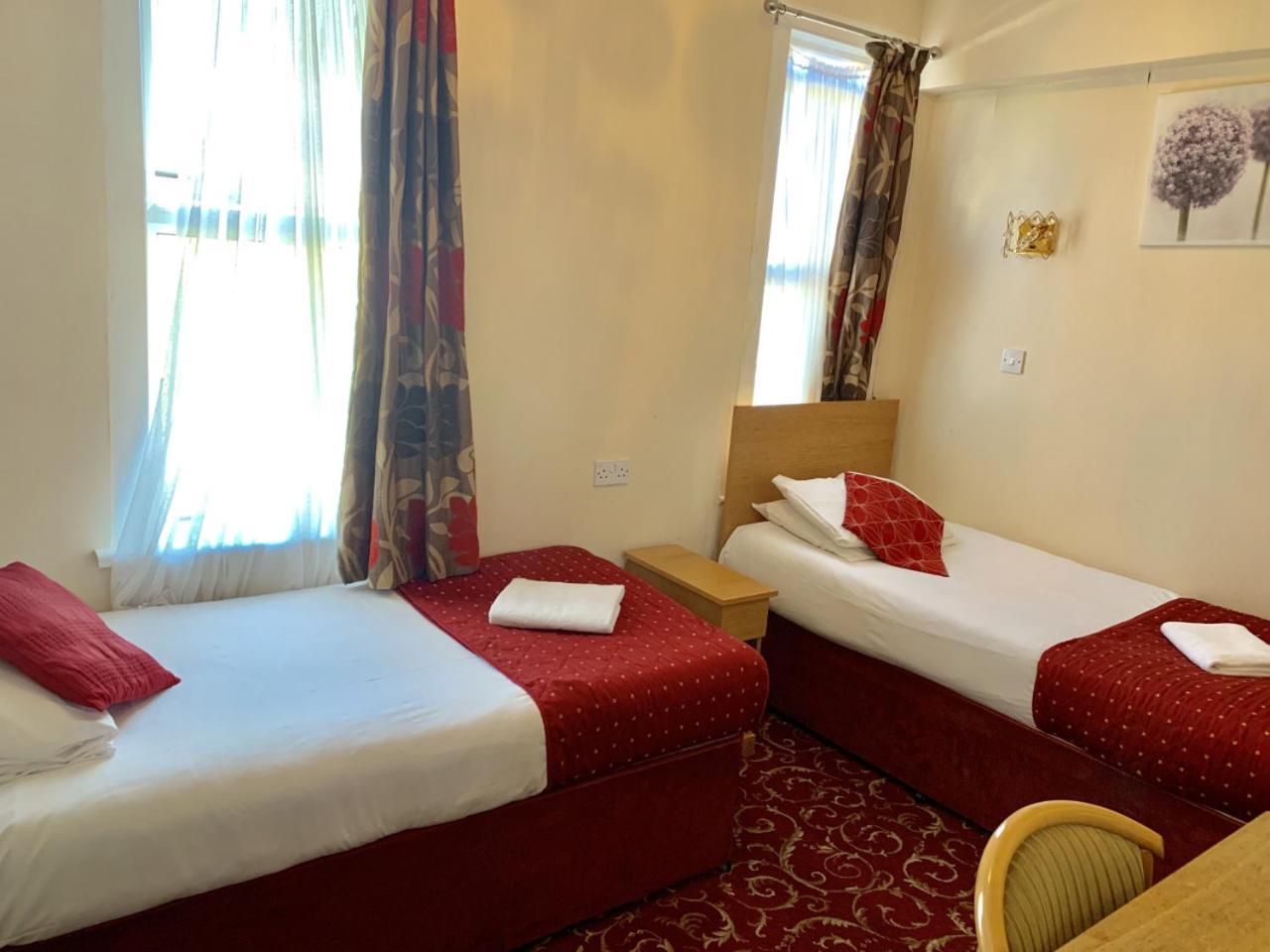 Britannia Inn Hotel Ilford Extérieur photo