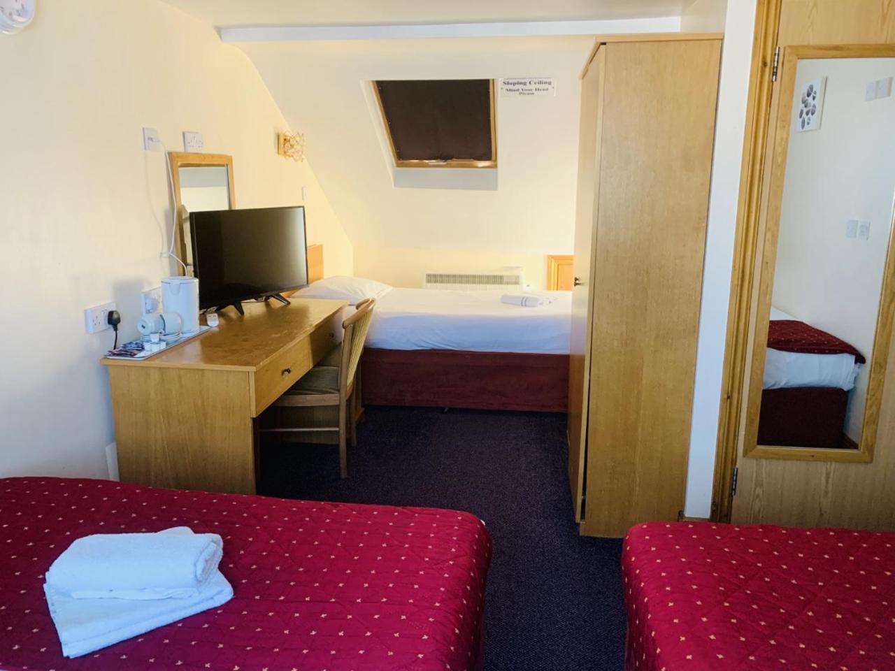 Britannia Inn Hotel Ilford Extérieur photo